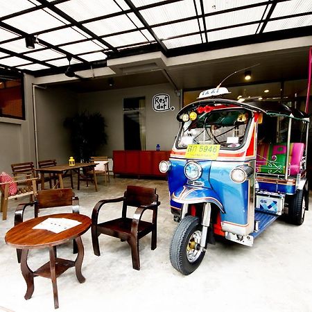 Restdot Hostel Бангкок Экстерьер фото