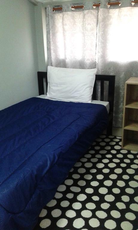 Restdot Hostel Бангкок Экстерьер фото