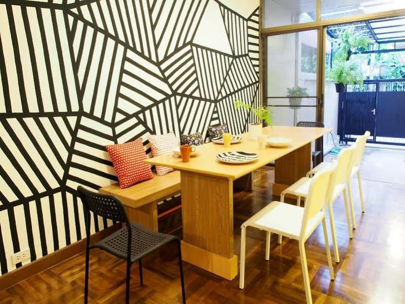 Restdot Hostel Бангкок Экстерьер фото
